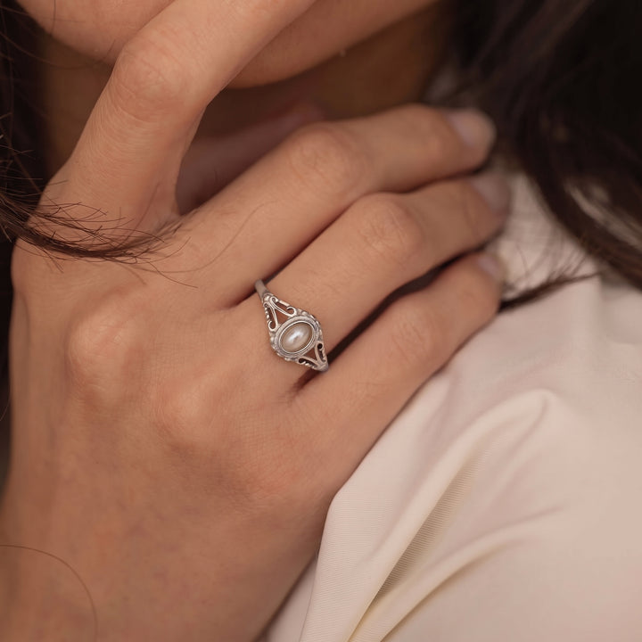 Vintage Pearl Ring model
