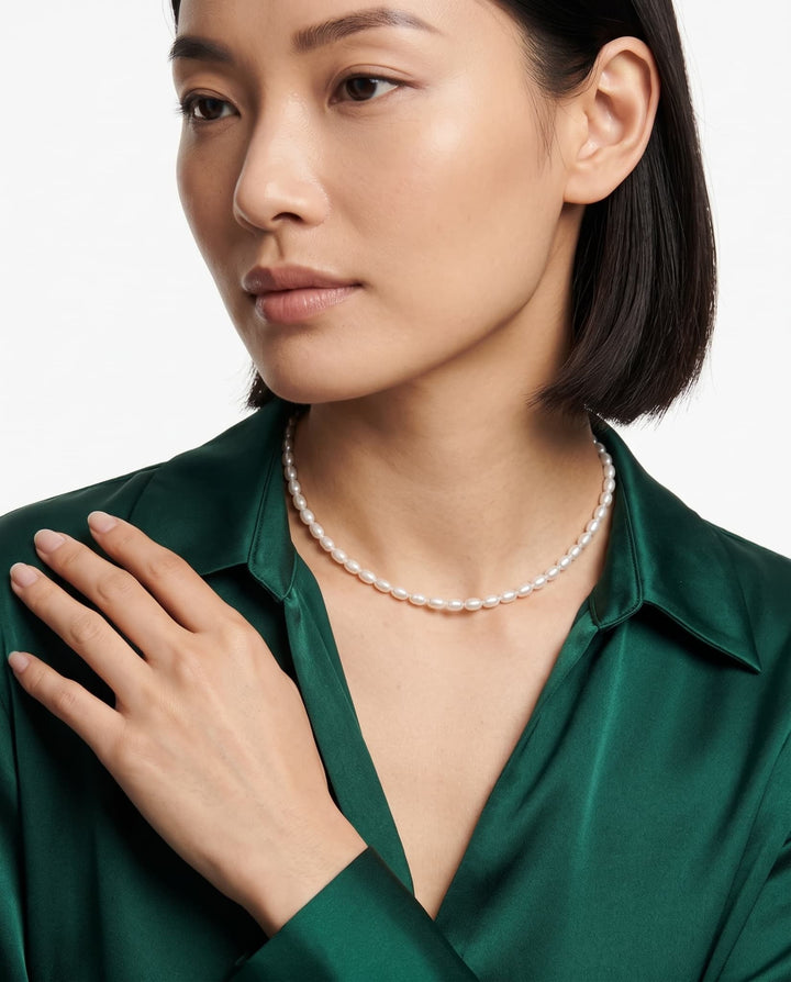 Tiny Pearl Necklace model