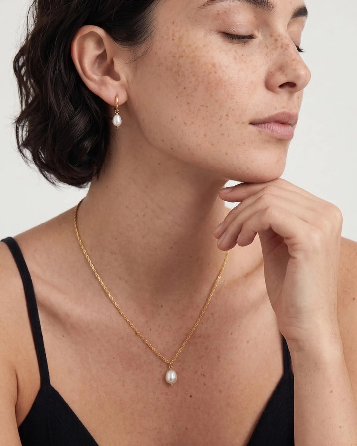 Pearl Hoops model