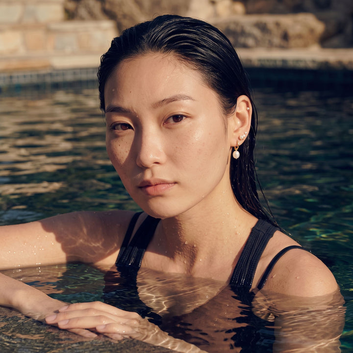 CLASSIC PEARL DROP EARRINGS model