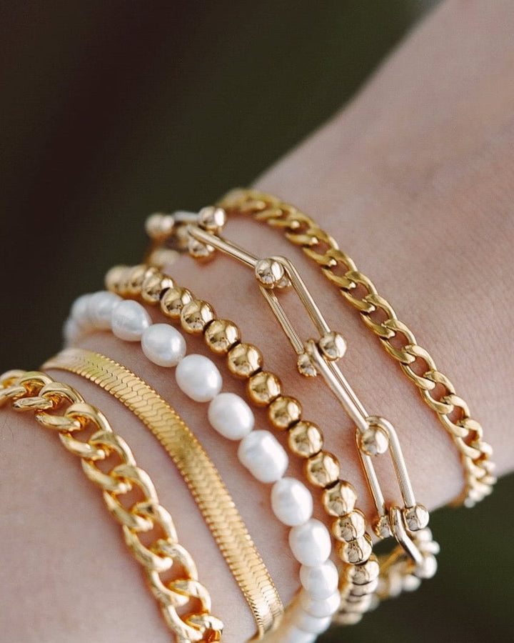 Full Pearl Bracelet model