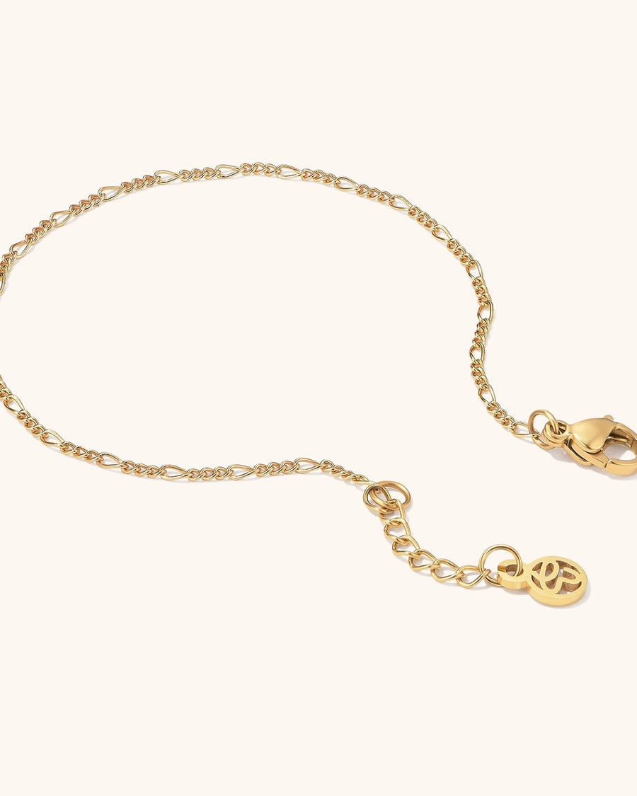Detail Image - Small 14K gold plated Figaro bracelet with extender chain and clasp detail