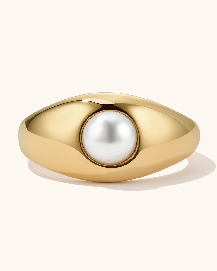 Detail Image - Pearl ring with simple 18k gold plated stainless steel band and centered pearl detail