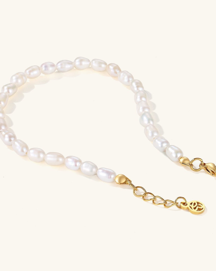 Detail Image - Full Pearl Bracelet with pearl strand, clasp, and extender chain in 18k gold plated stainless steel