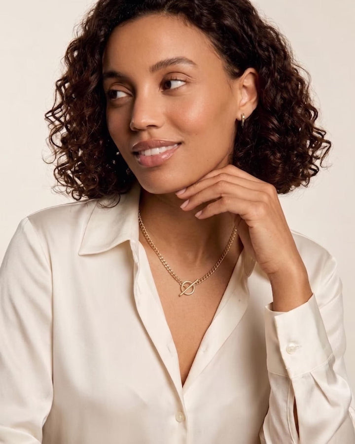 Bold Curb Toggle Chain Necklace model