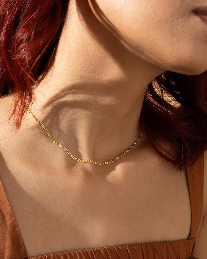 Thin Figaro Chain Necklace model