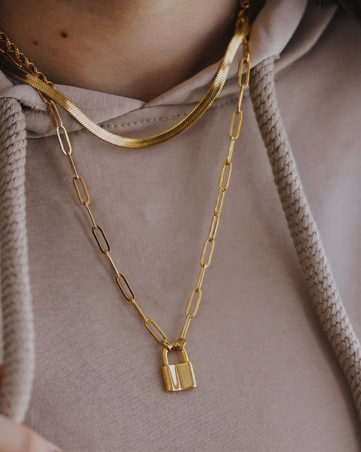 Engravable Padlock Necklace model